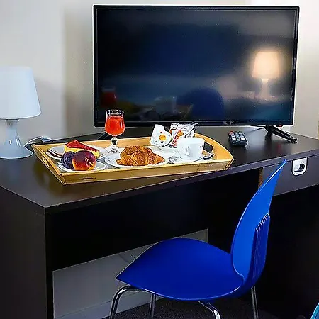 7 Mari فندق باري